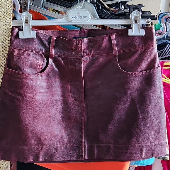 Dolce & Gabbana Milano Italia leather mini-skirt red/ ladies size UK10 / EU 38 - Picture 2 of 7